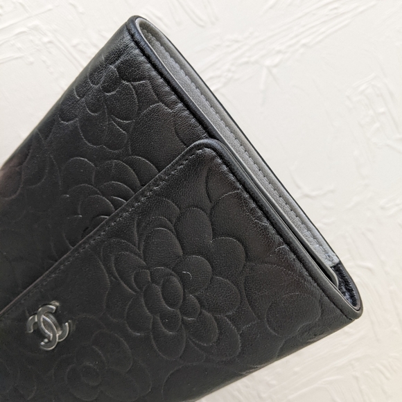 Chanel Camellia wallet - Picture 10 of 12